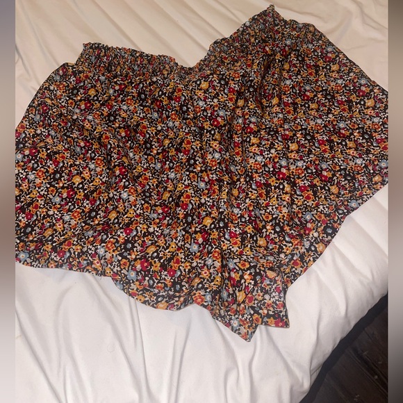 Women’s shein shorts - Picture 2 of 5